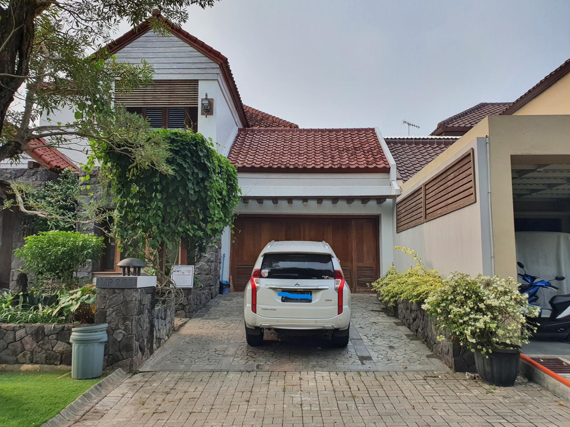 Proyek Pembangunan Mr. F - Foto 1