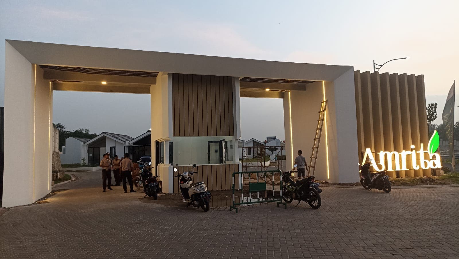 Pembangunan Gate Cluster Amrita - Foto 1
