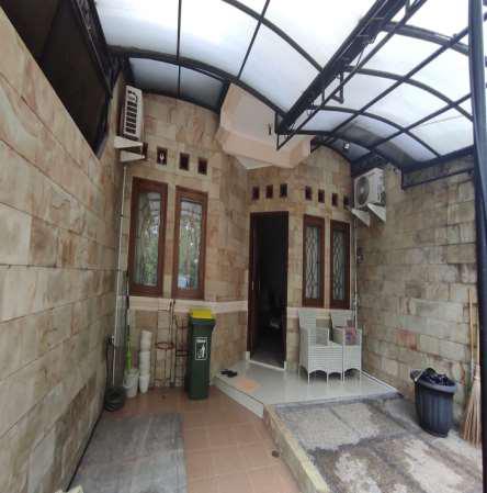 Renovasi Fasad dan Penambahan Kanopi