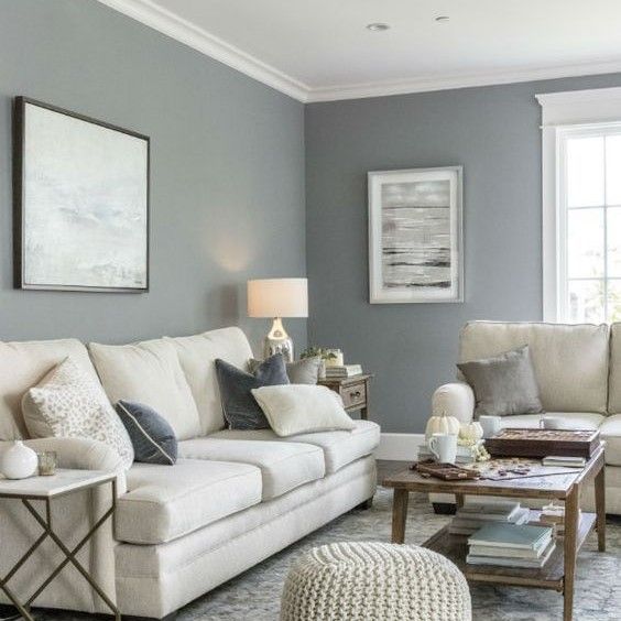 cat rumah warna abu-abu muda memberikan kesan modern dan serbaguna