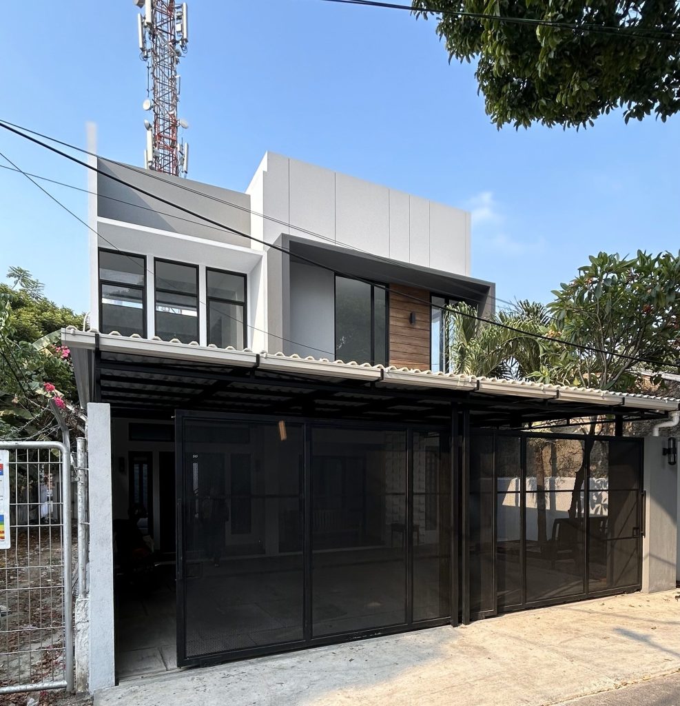 Rumah Mrs J