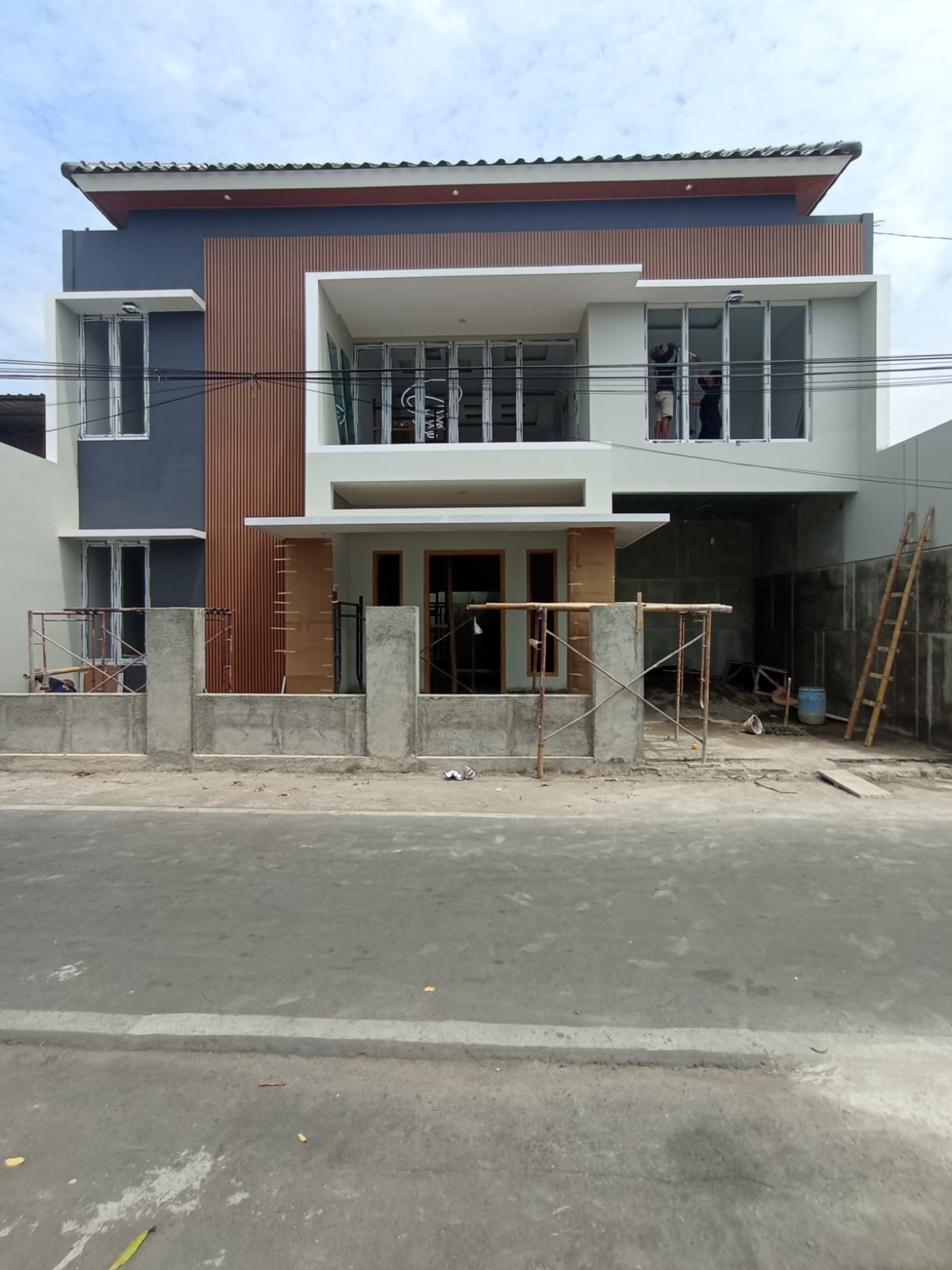 Rumah Modern 2 Lantai Mr. B