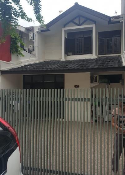 Rumah Pribadi Mr K & Mrs R